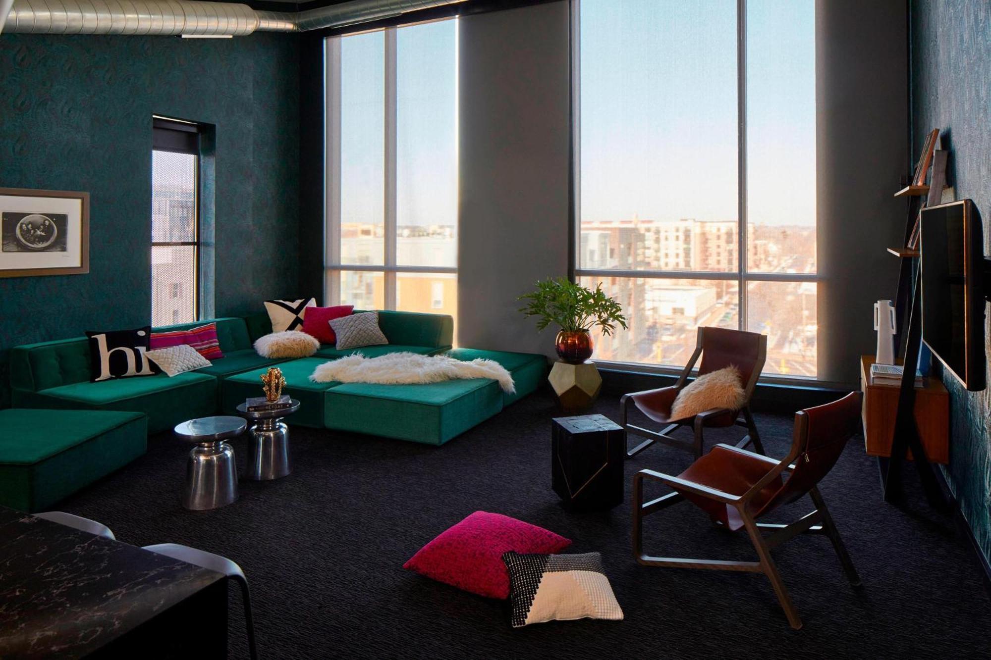 Moxy Minneapolis Uptown Εξωτερικό φωτογραφία